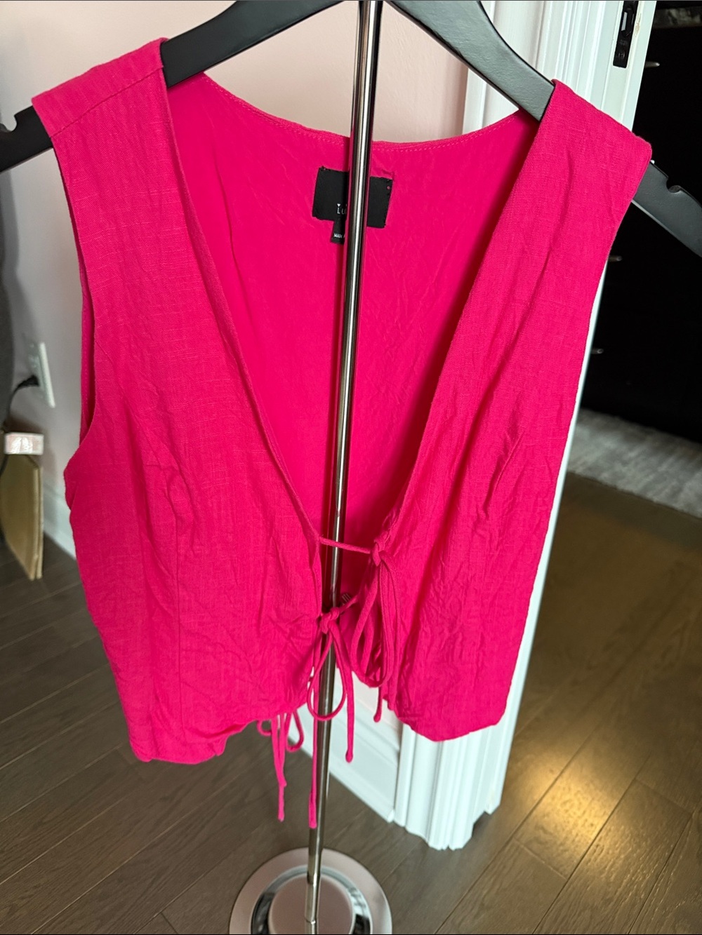 Hot Pink Tie-Front Women’s Sleeveless Vest